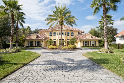 Learn Why Paver Driveways are Better than Concrete Driveways