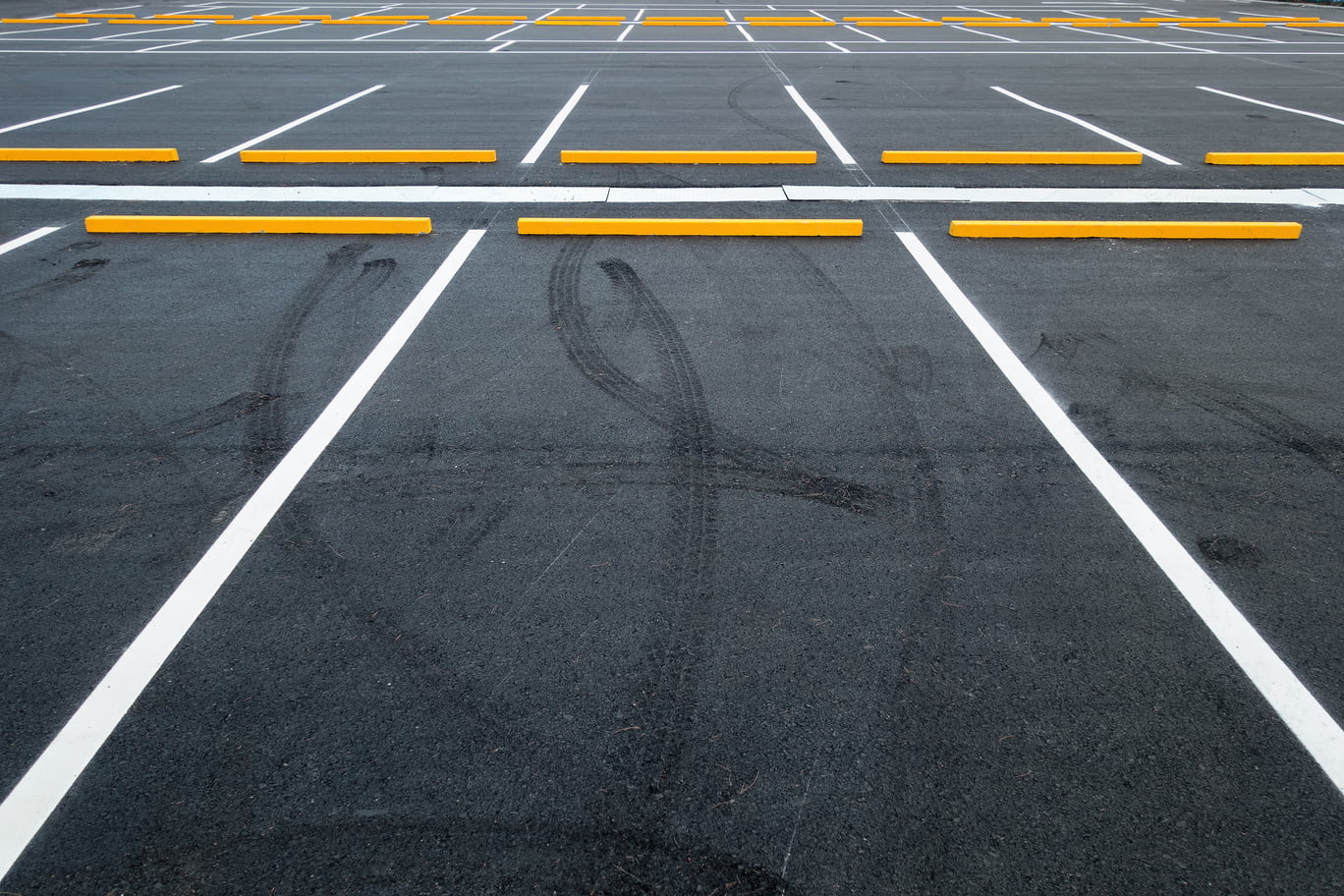 Newly paved commercial asphalt parking lot in Toronto